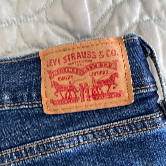 Levi’s jean shorts waist size 32 - Picture 3 of 7